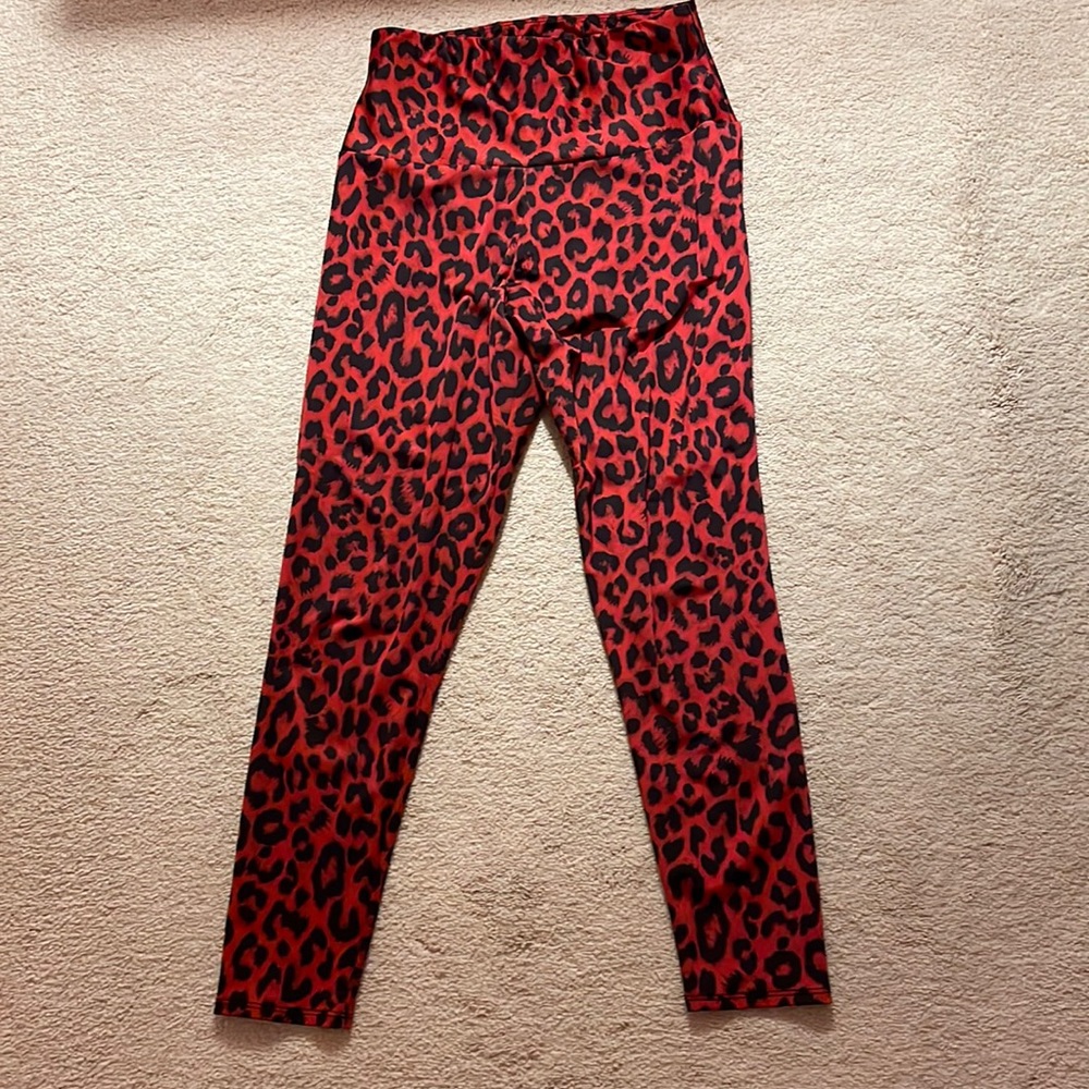 Onzie Leopard Leggings